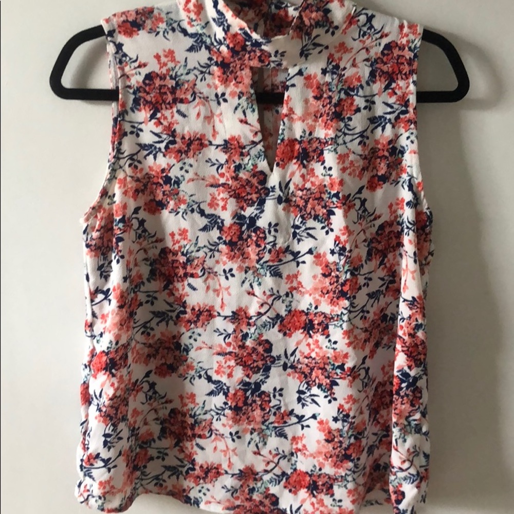 High neck floral top!